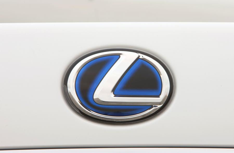  Lexus LS600h L 2010 года  (фото 13 из 22)